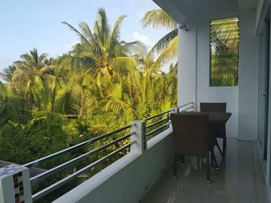 Hangout Beach Resort Катиклан Екстериор снимка